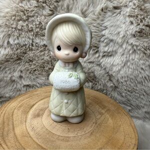 Precious Moments Vintage 1986 Wishing You A Cozy Christmas